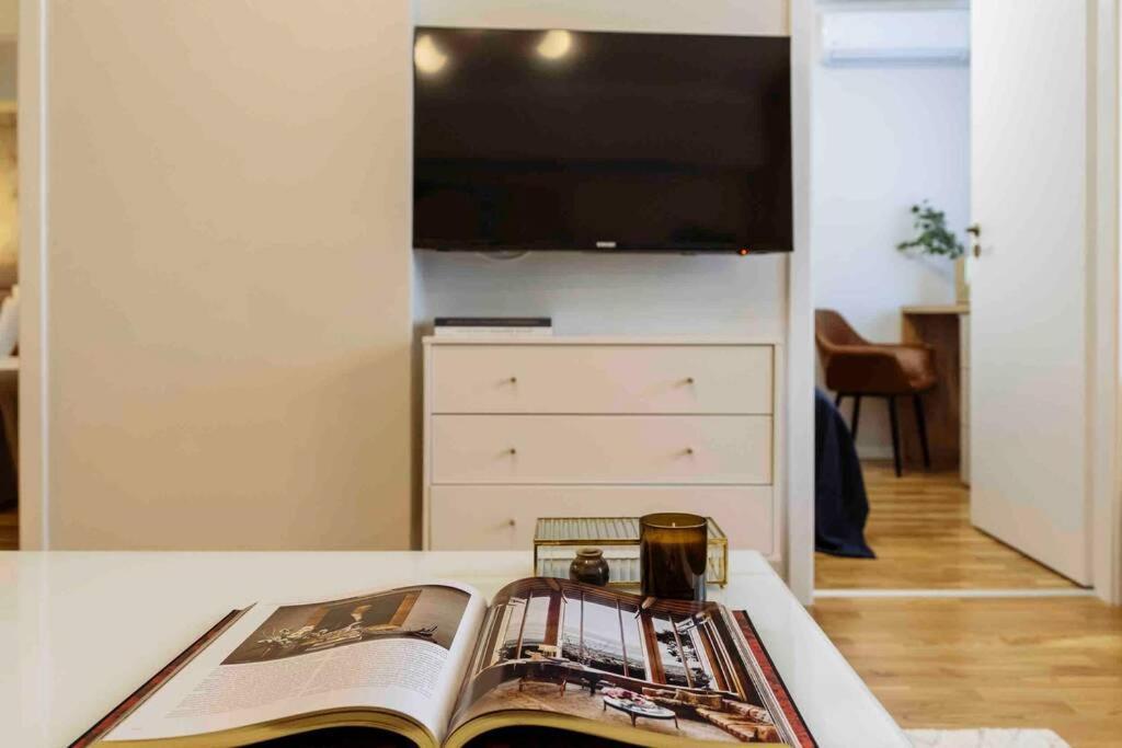 Appartamento Stunning Views 2br Intercontinental Flat Bucarest