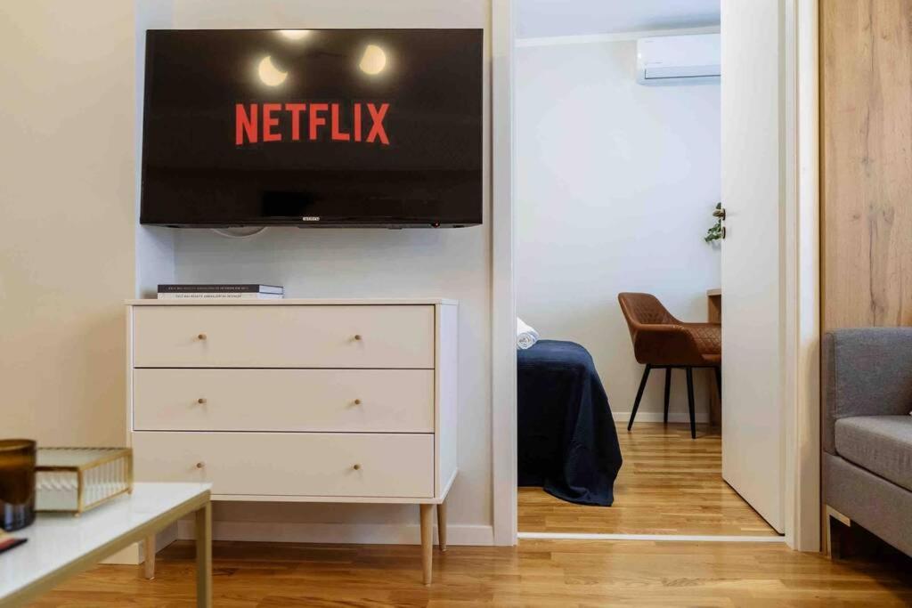 Stunning Views 2br Intercontinental Flat Apartament Bucureşti