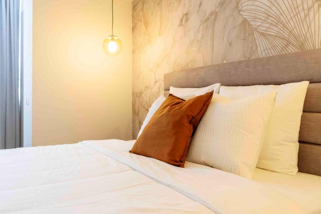 Stunning Views 2br Intercontinental Flat *