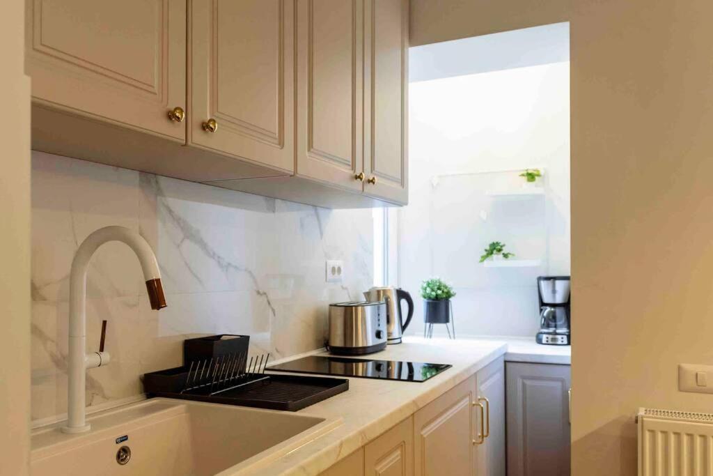 Stunning Views 2br Intercontinental Flat Apartment *